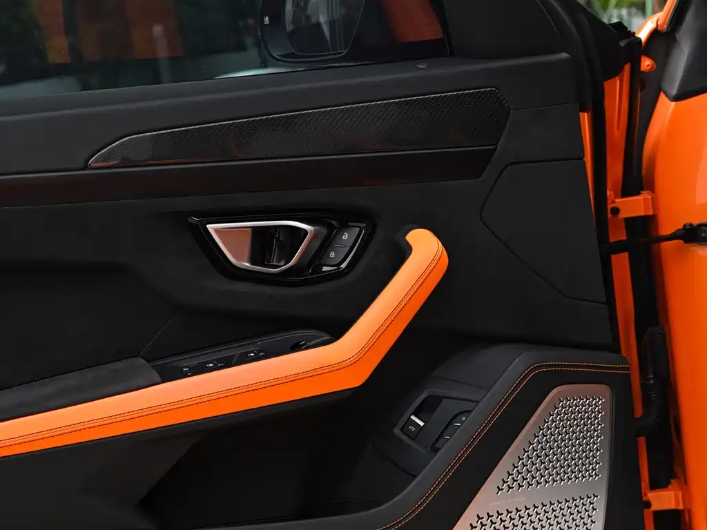 Lamborghini Urus — миниатюра 14
