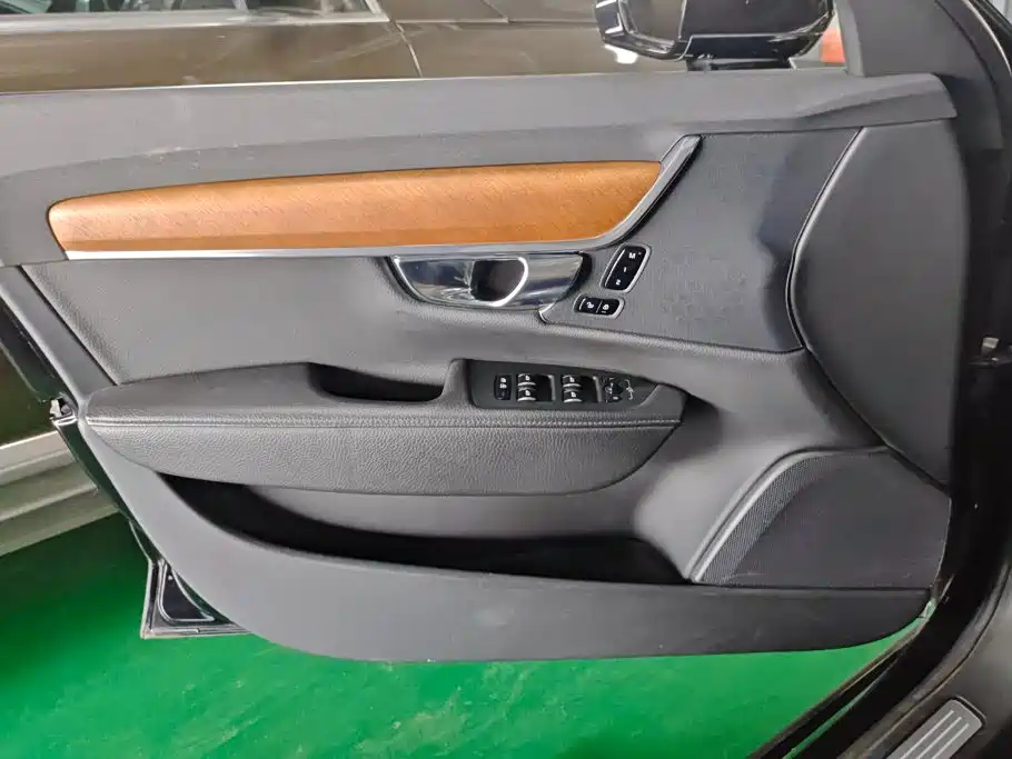 Volvo S90 — миниатюра 7
