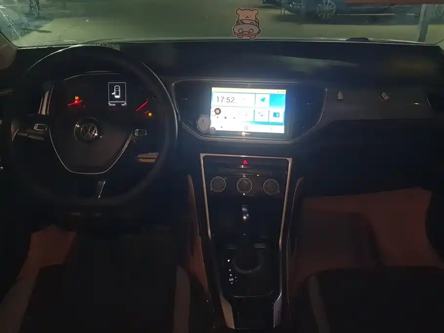 Volkswagen T-Roc — миниатюра 12