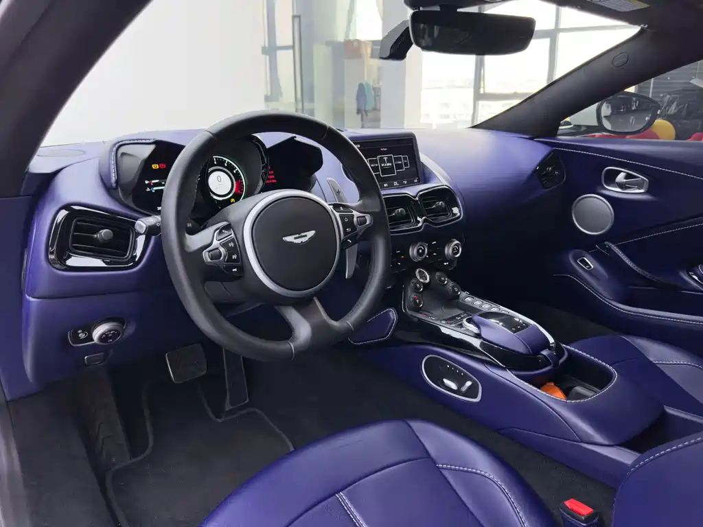 Aston Martin V8 Vantage — миниатюра 13