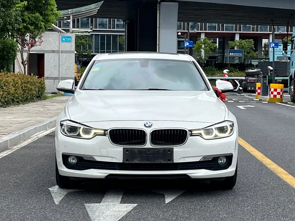 BMW 3 Series — миниатюра 2