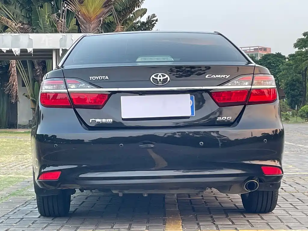 Toyota Camry — миниатюра 14