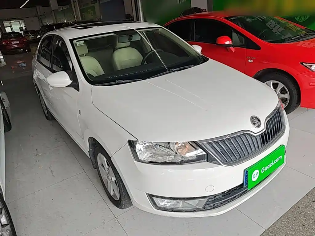 Skoda Rapid — миниатюра 4