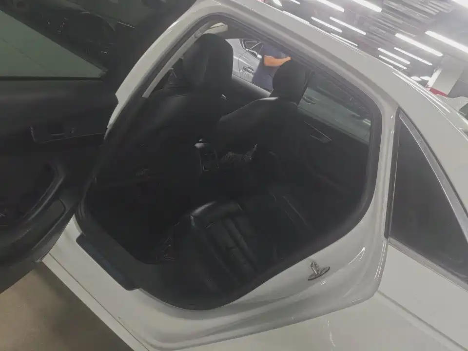 Audi A4L — миниатюра 5