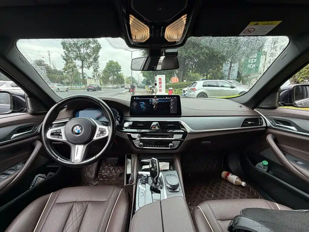 BMW 5 Series New Energy — миниатюра 13