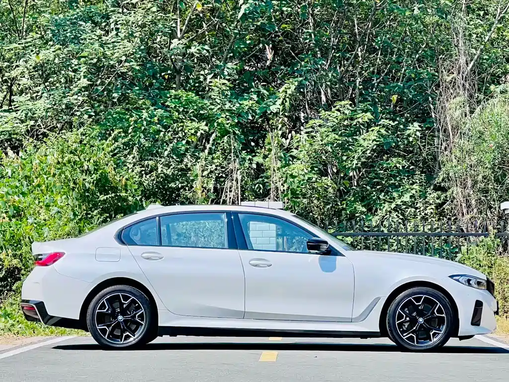 BMW i3 — миниатюра 5