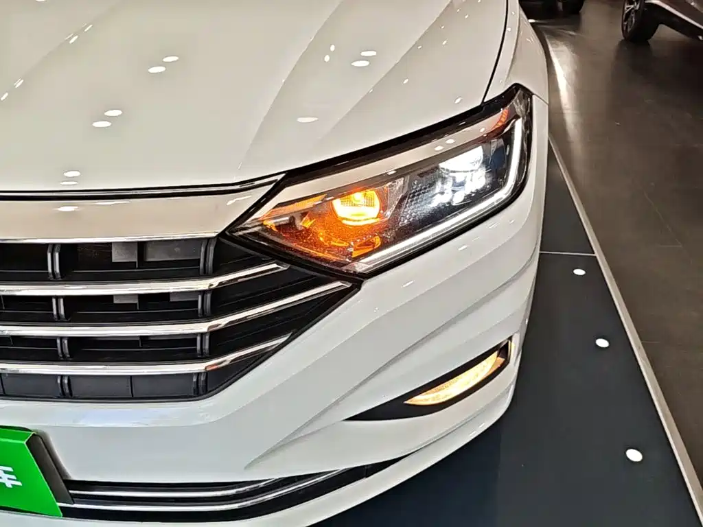 Volkswagen Sagitar — миниатюра 24