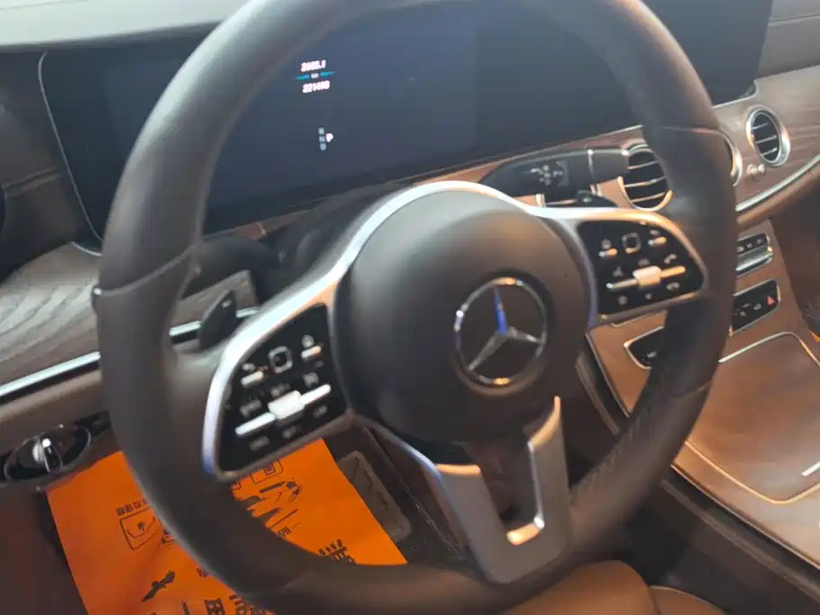 Mercedes-Benz E-Class — миниатюра 15