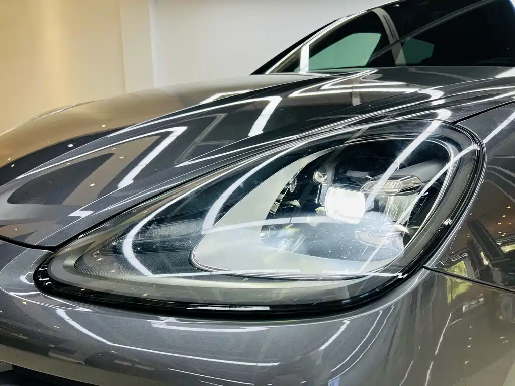 Porsche Cayenne — миниатюра 4