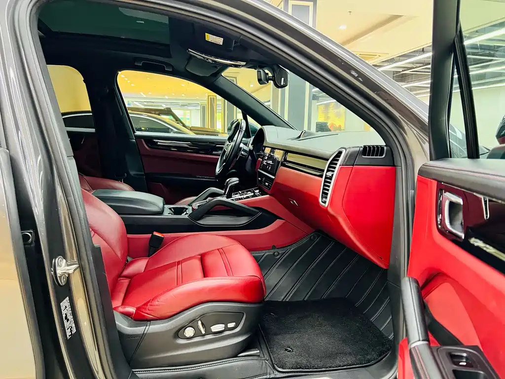 Porsche Cayenne — миниатюра 11