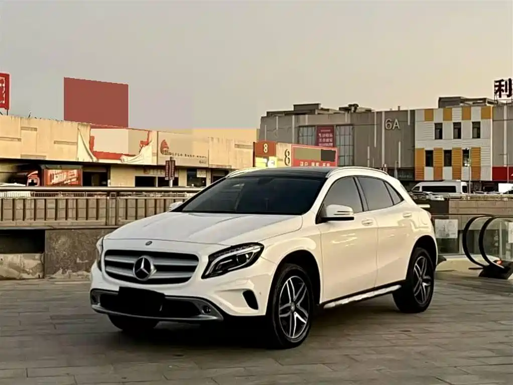 Mercedes-Benz GLA 2015