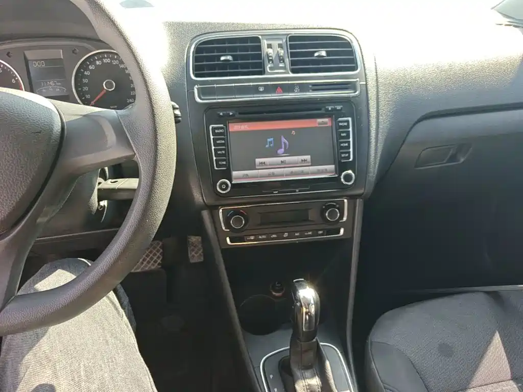 Volkswagen Polo — миниатюра 13
