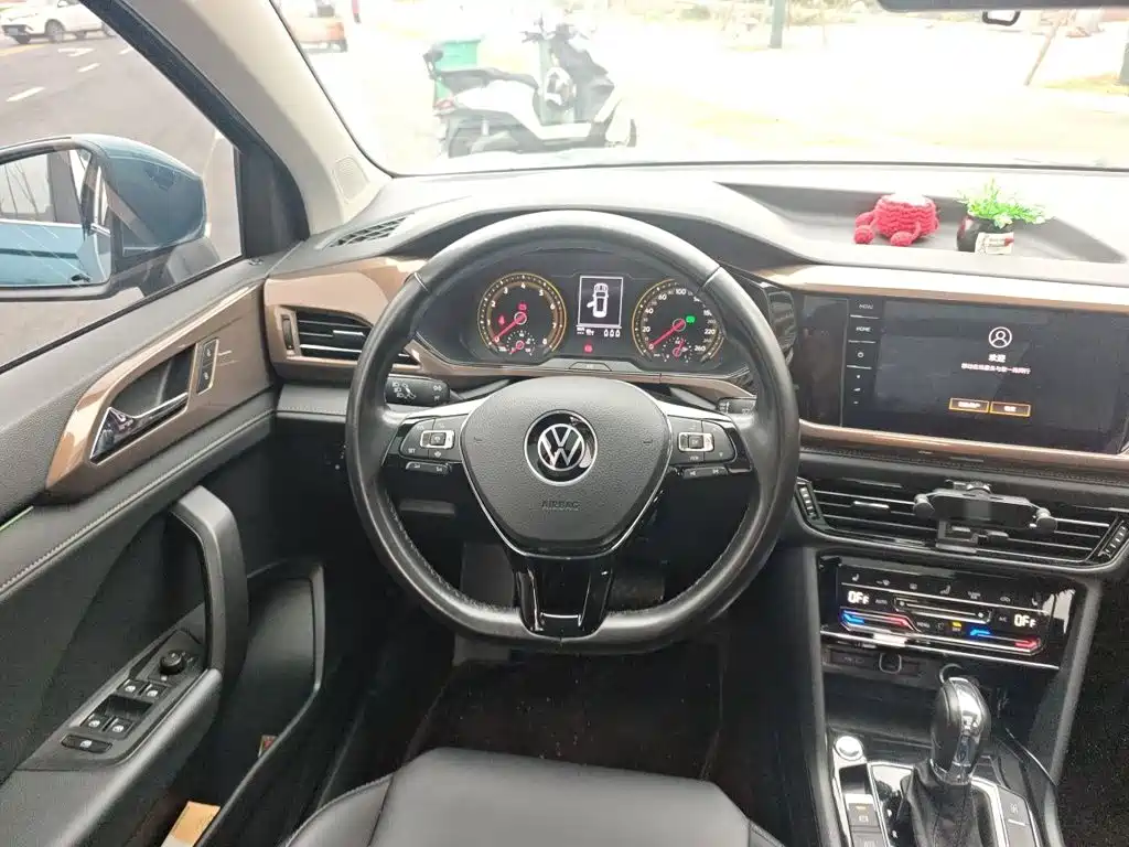 Volkswagen Tharu — миниатюра 6