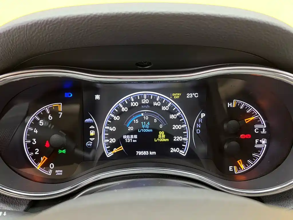 Jeep Grand Cherokee (Import) — миниатюра 17