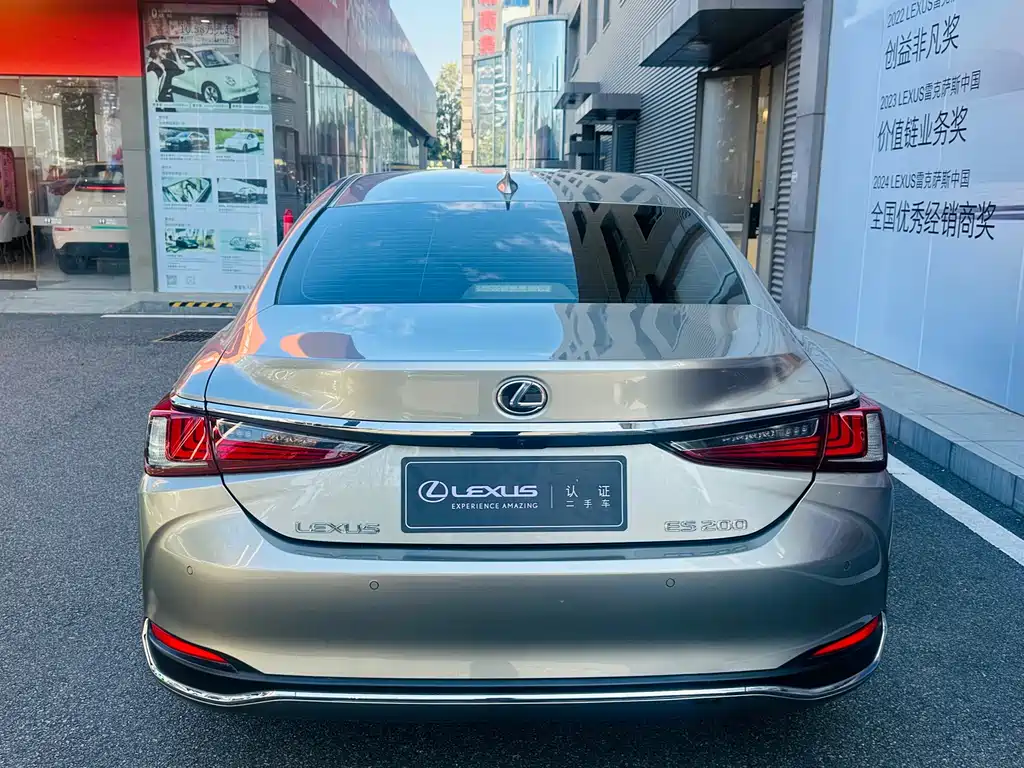 LEXUS ES