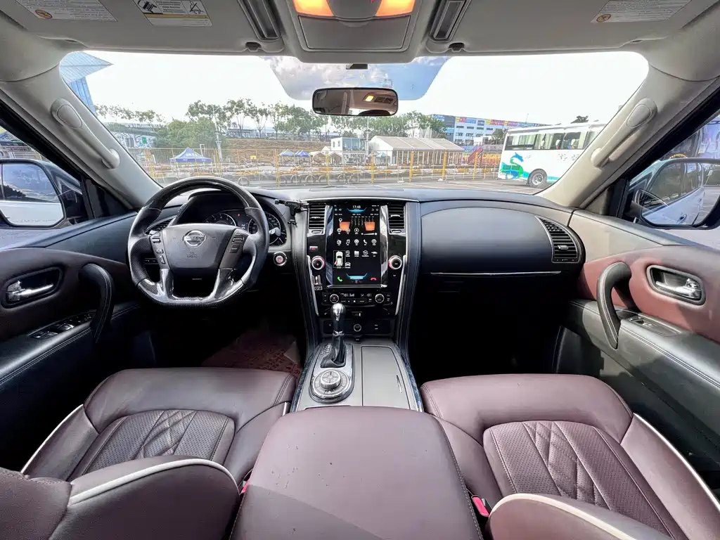 Nissan Patrol — миниатюра 7