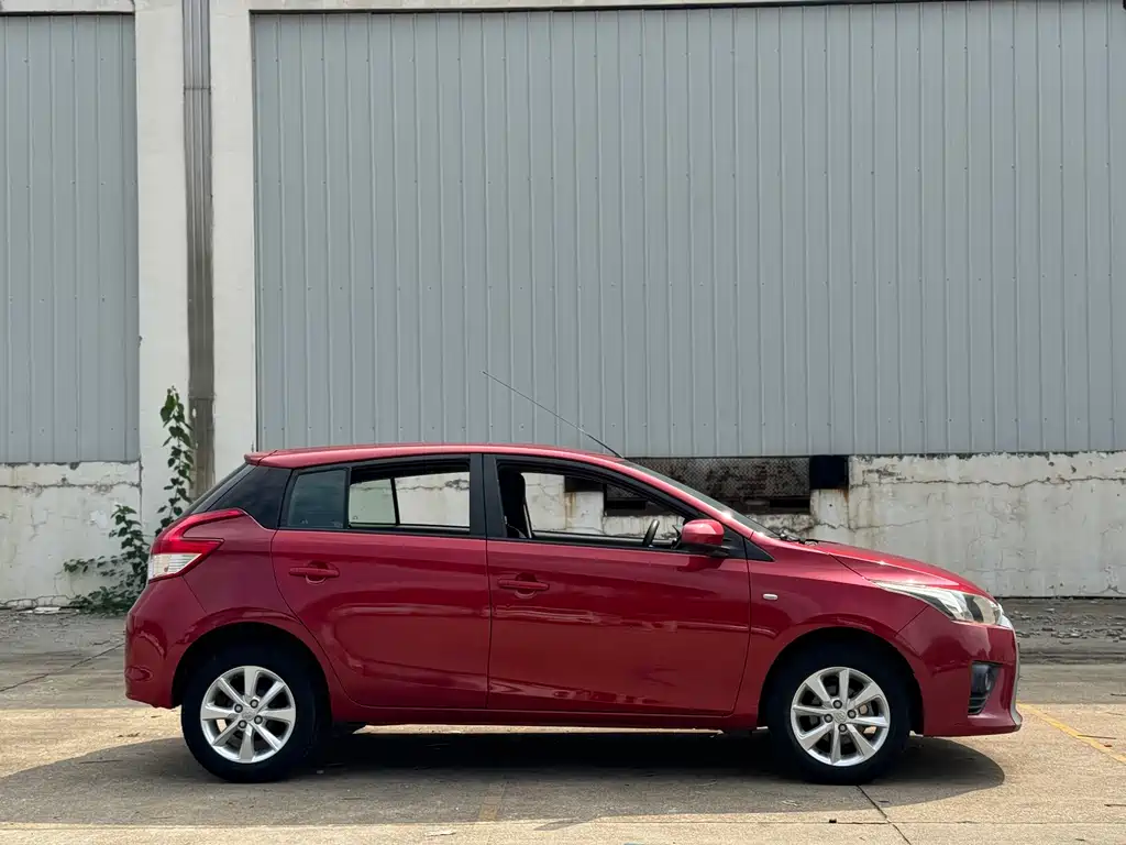 Toyota Yaris L — миниатюра 9