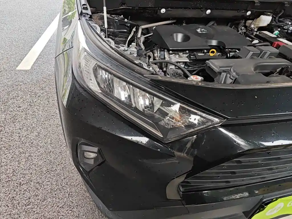 Toyota RAV4 — миниатюра 7