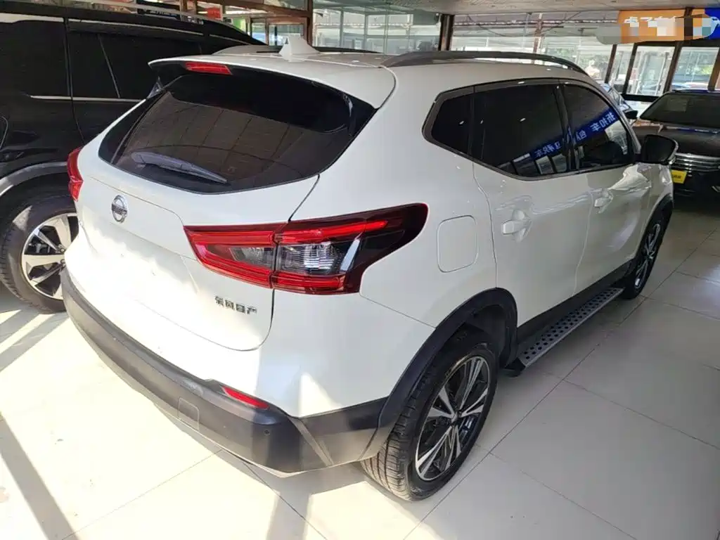 Nissan Qashqai — миниатюра 7