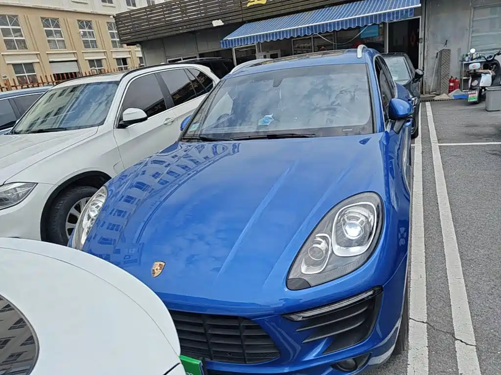 Porsche Macan — миниатюра 3