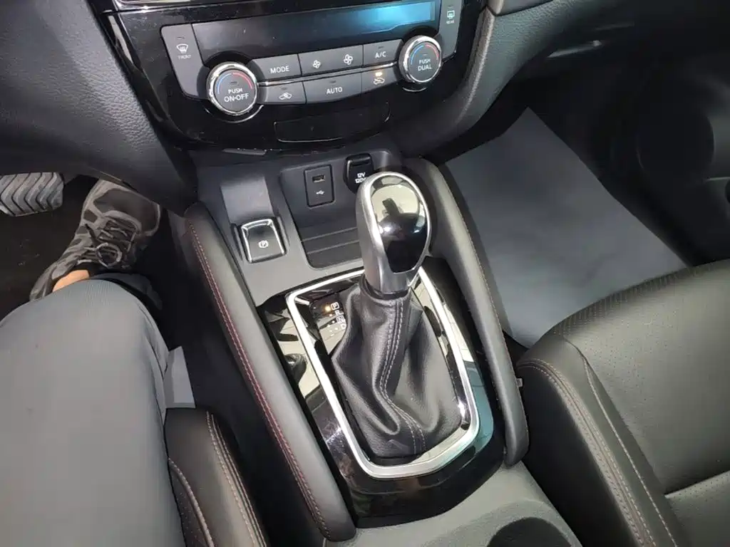 Nissan Qashqai — миниатюра 14