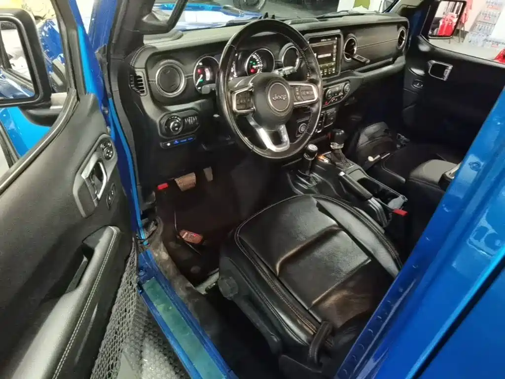 Jeep Wrangler PHEV — миниатюра 16