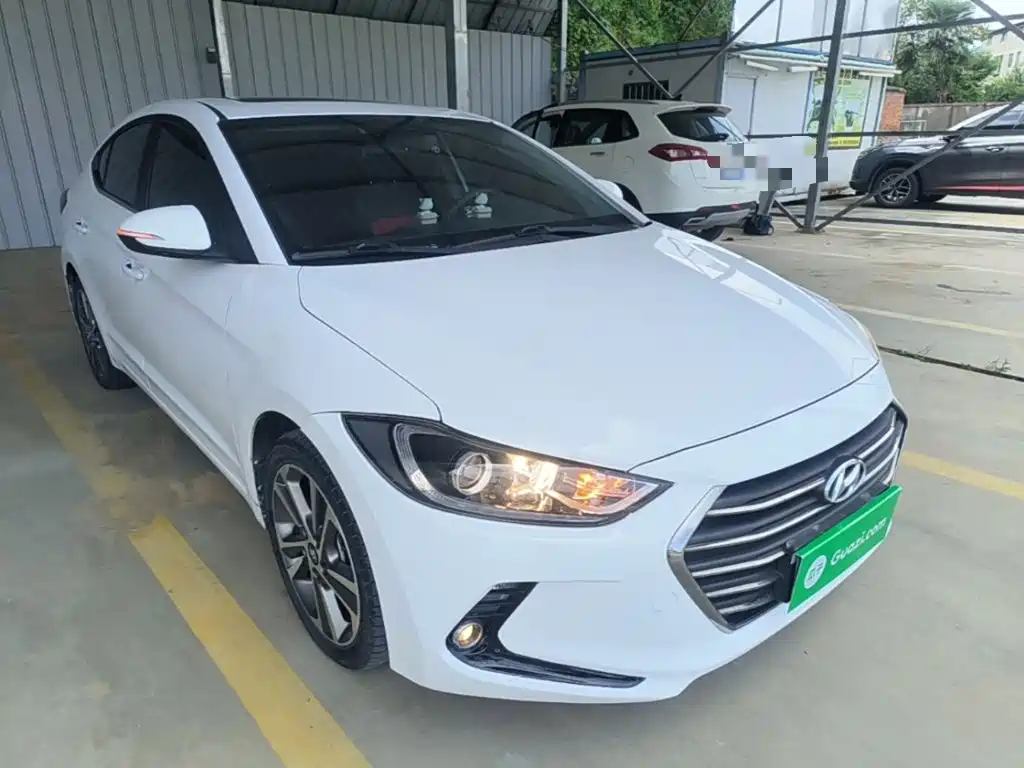 Hyundai Elantra — миниатюра 4