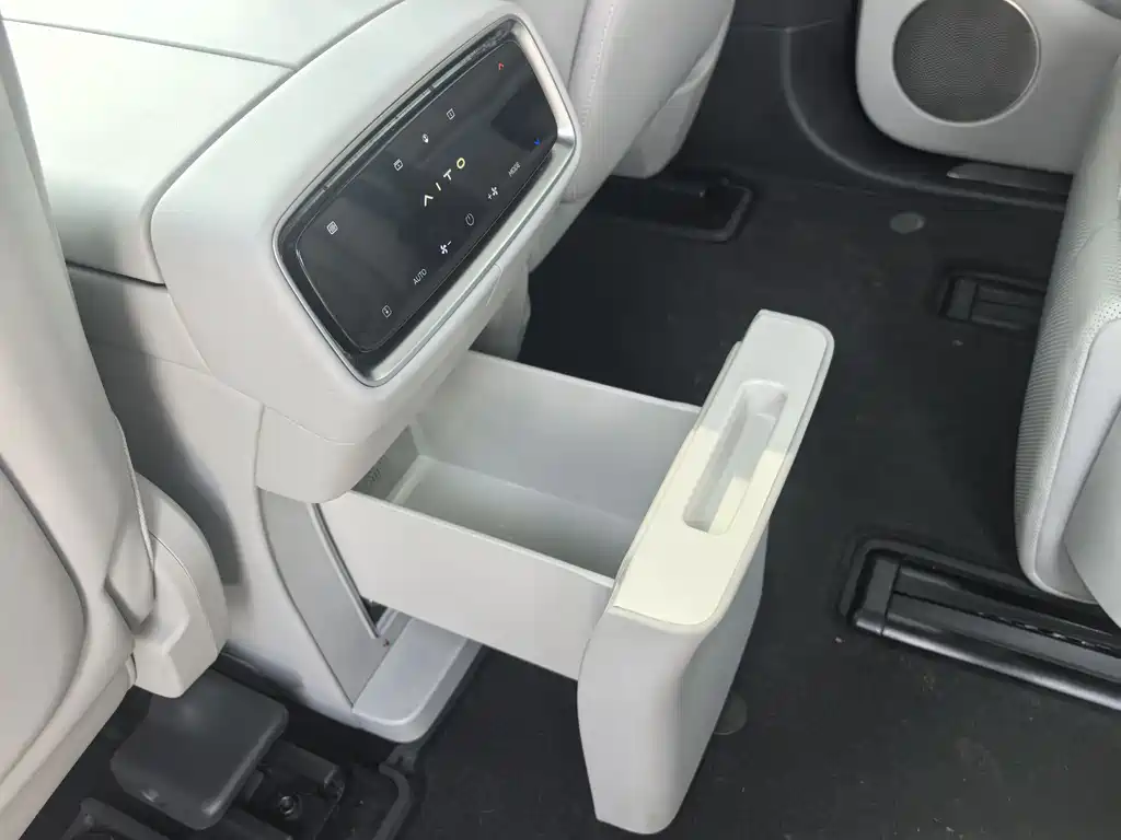 Aito M9 2024 Ultra 52kWh 6 мест