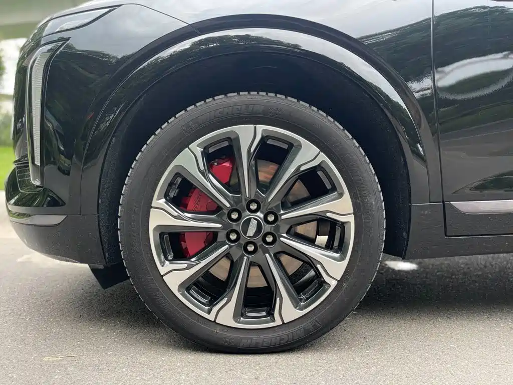 Cadillac XT5 — миниатюра 11