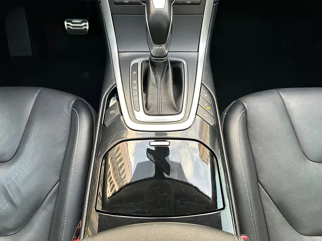 Ford Edge — миниатюра 24