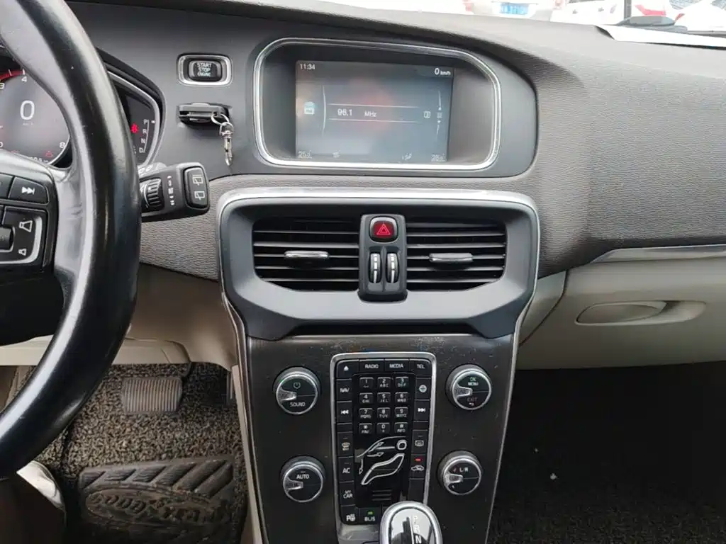 Volvo V40 — миниатюра 13