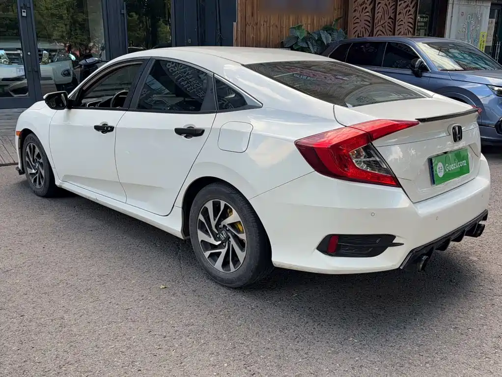 Honda Civic — миниатюра 9