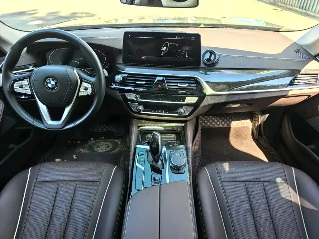 BMW 5 Series — миниатюра 4