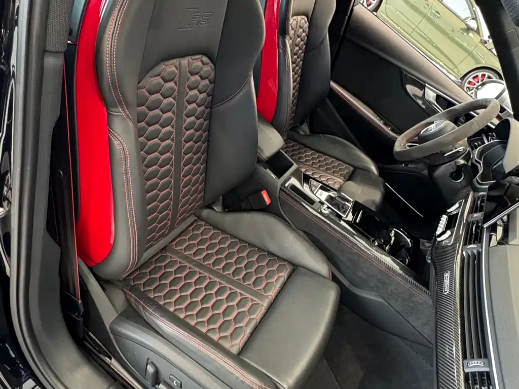 Audi RS 4 — миниатюра 13