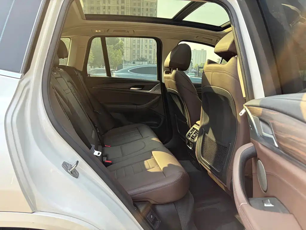 BMW X3 — миниатюра 9
