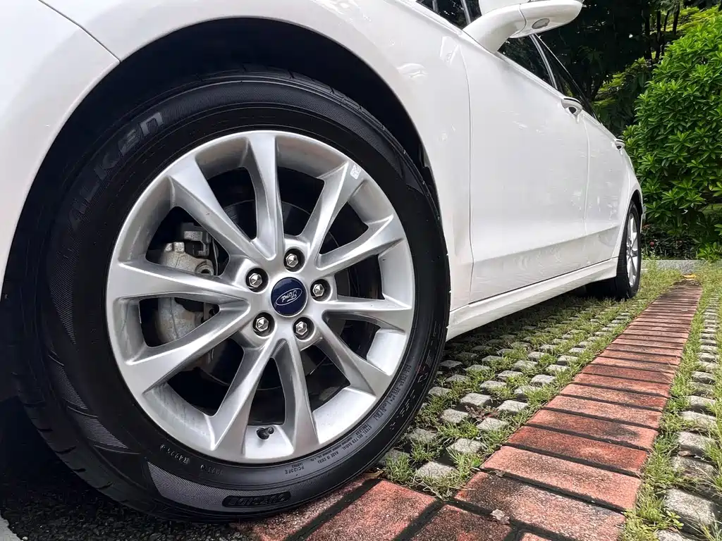 Ford Mondeo — миниатюра 16