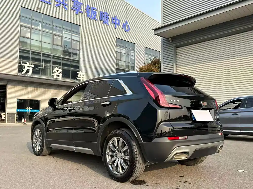 Cadillac XT4 2020 28T