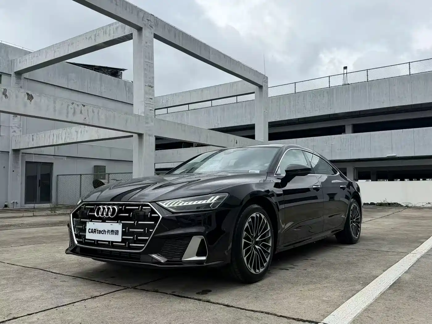 奥迪A7L 2025款 45 TFSI 豪华型 2026
