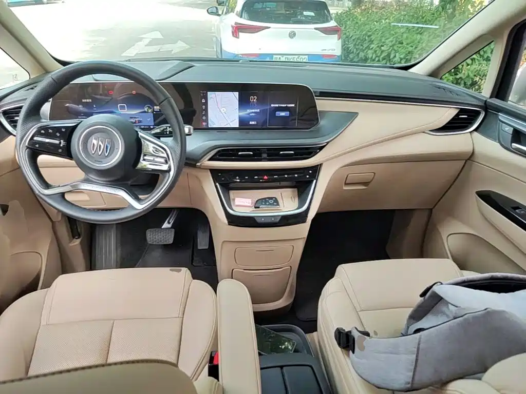 Buick GL8 Hybrid — миниатюра 10