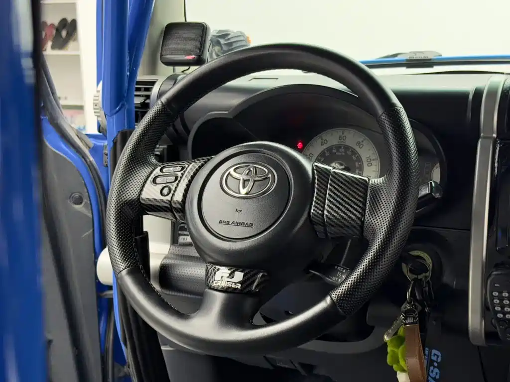 Toyota FJ Cruiser — миниатюра 12