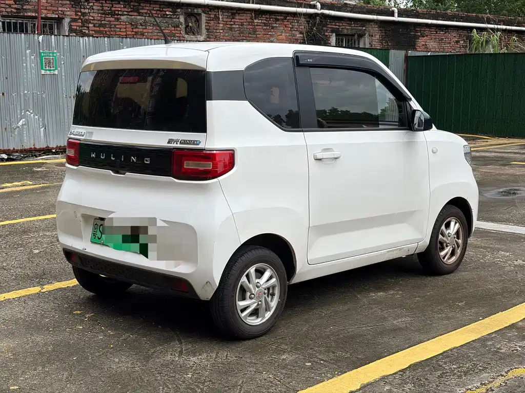 Wuling MINIEV — миниатюра 9