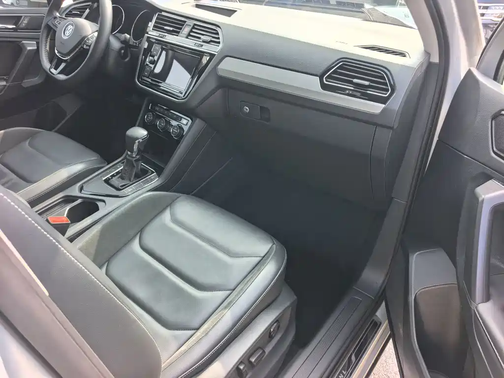 Volkswagen Tiguan L — миниатюра 18