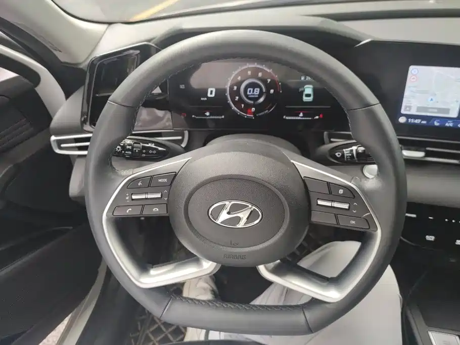 Hyundai Elantra — миниатюра 15