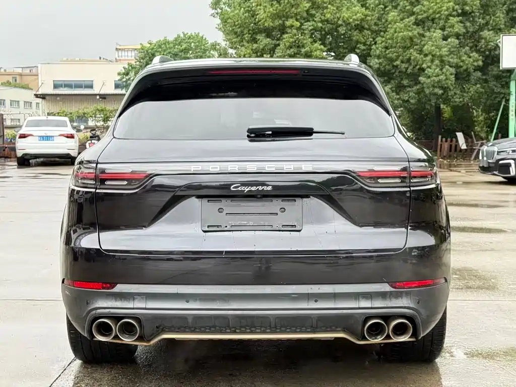 Porsche Cayenne — миниатюра 8