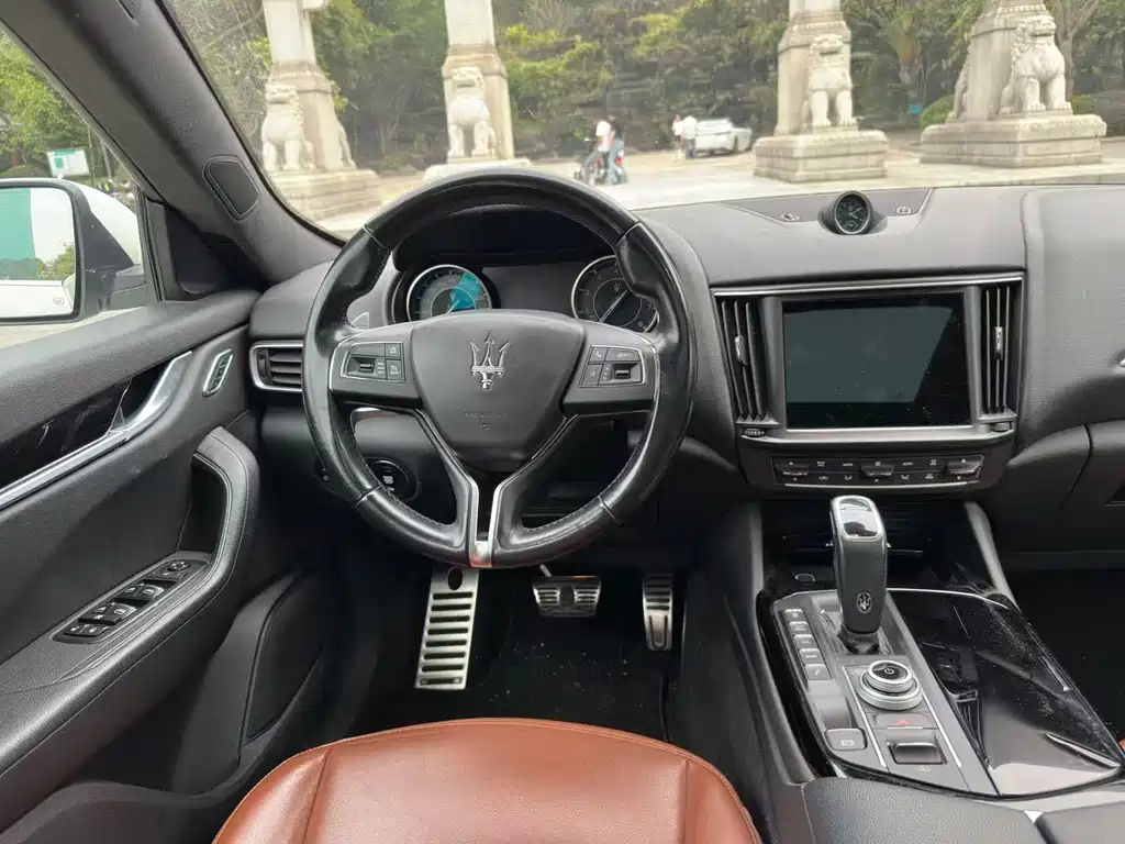 MASERATI LEVANTE
