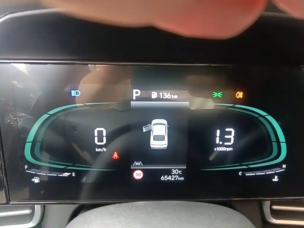 Hyundai Elantra — миниатюра 12