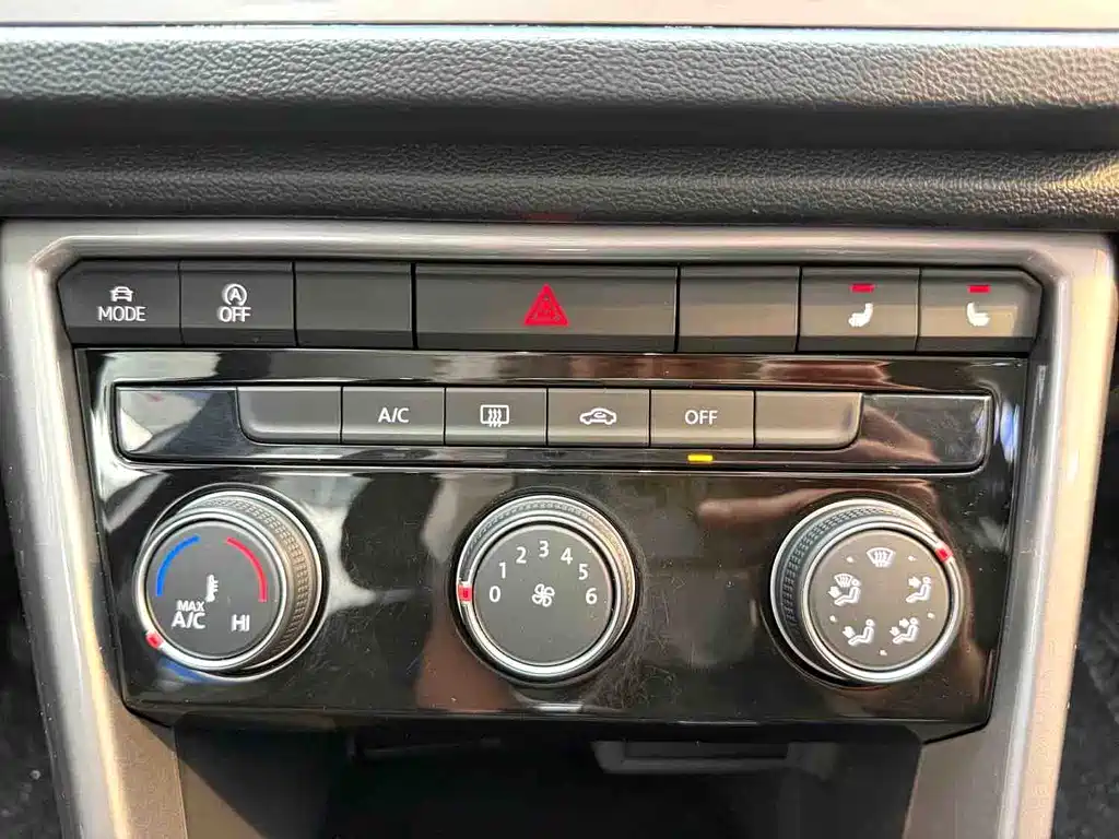 Volkswagen T-Roc — миниатюра 11