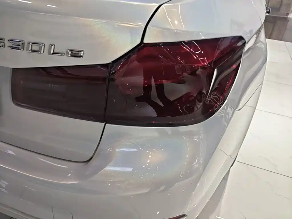 BMW 5 Series New Energy — миниатюра 8