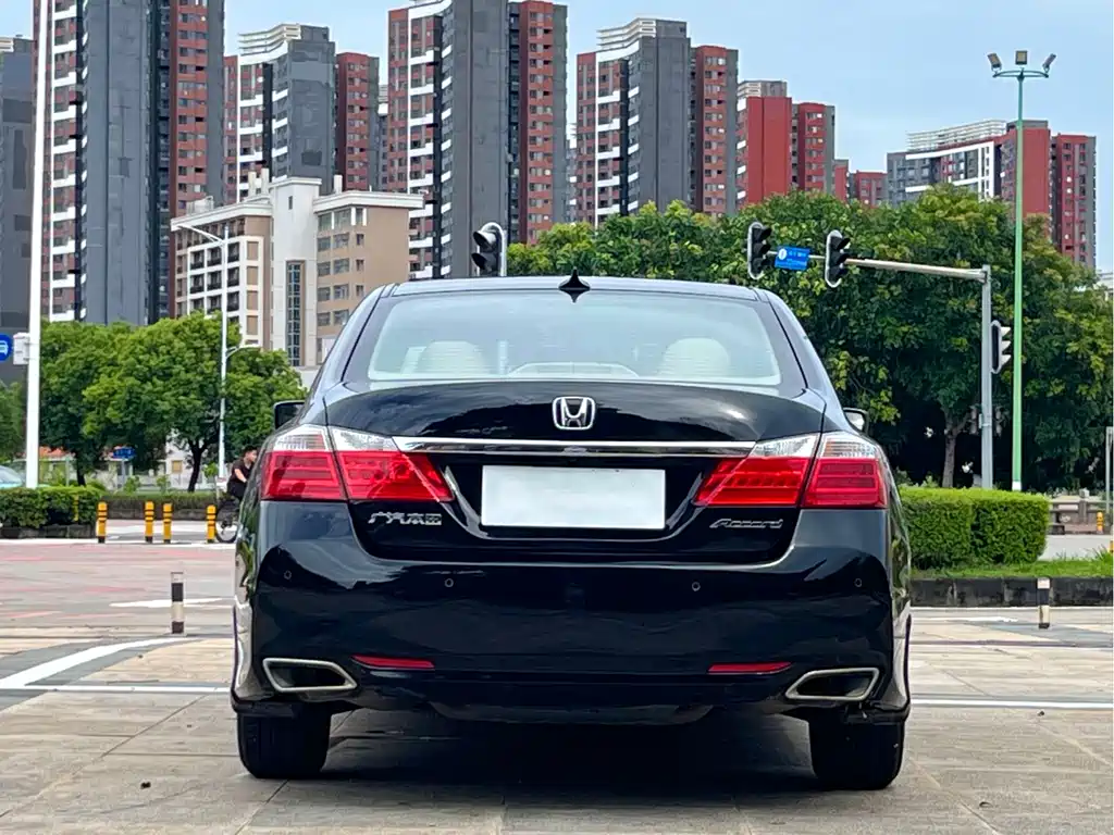 Honda Accord — миниатюра 8
