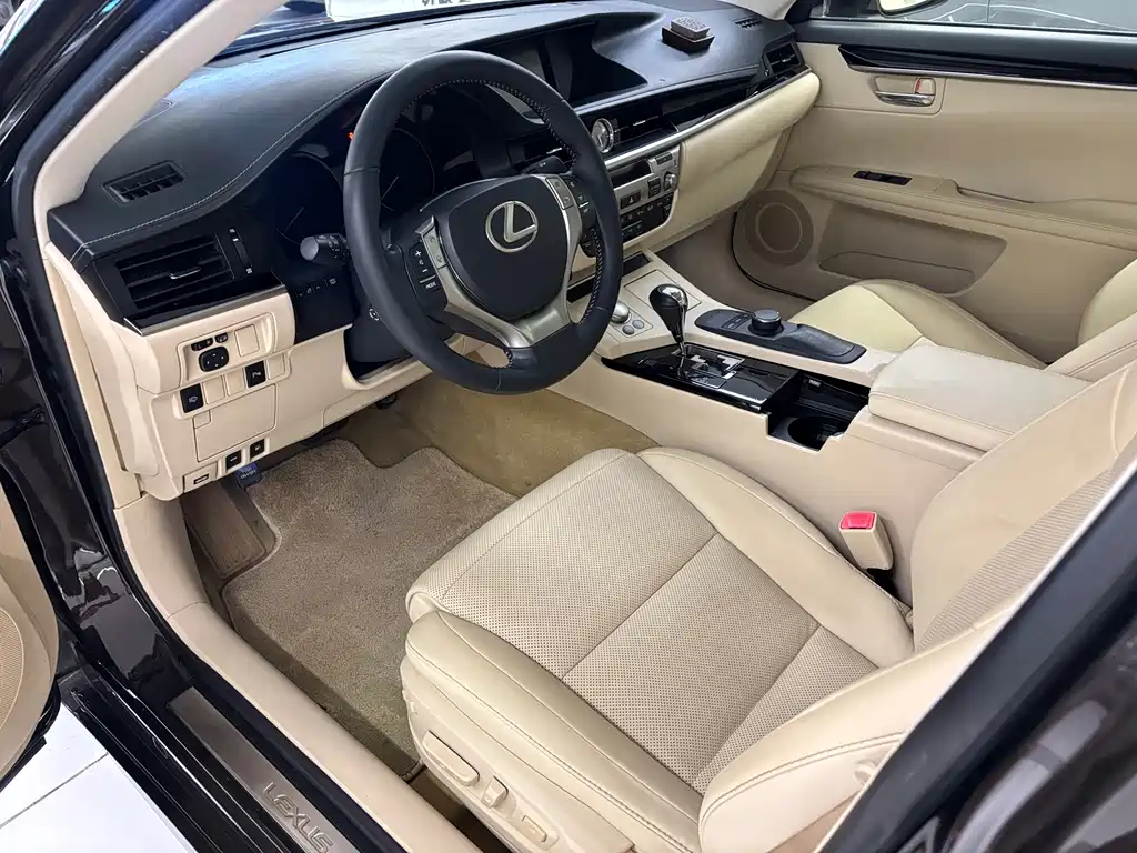 Lexus ES — миниатюра 6